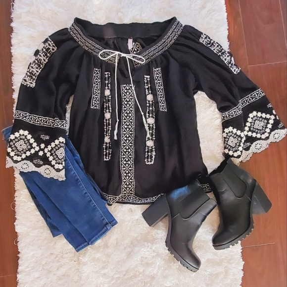 Free People Tops - Free People Black and White Bohemian Top Blouse Size Large